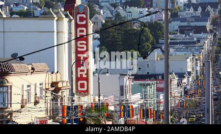 Castros Theater-Festzelt, historischer Filmpalast im Castro District. Homosexuelles Viertel und LGBT Touristenziel in San Francisco, Kalifornien. Stockfoto