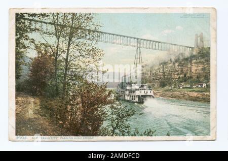 STR Falls City Passing, High Bridge, Ky Postcard Seriennummer: 11604 1907-1908. Erste Serie mit geteilten Rückseiten (für Nachricht und Adresse) exklusiv.; Str. Falls City Passing, High Bridge, Ky. Stockfoto