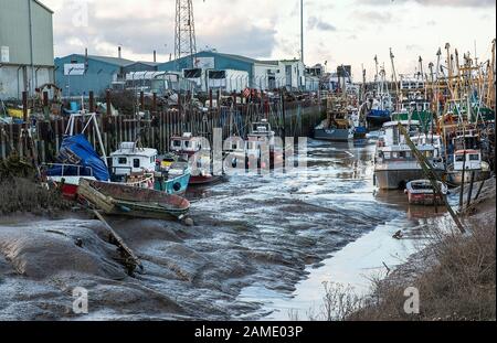 Blick auf die Kings Lynn Fisher Flotte bei Ebbe, West Norfolk.uk Stockfoto