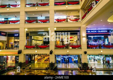 Kuala Lumpur, Malaysia - 16. Januar 2017. Innenbereich des Einkaufszentrums in Kuala Lumpur, Malaysia. KL ist ein Zentrum für Finanzen, Versicherungen, Immobilien und das Stockfoto