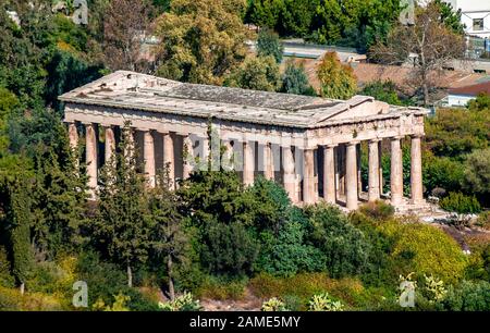 Der Tempel des Hephaistos (auch Theseum), eine dorische Peripteral-tempel, an der nord-westlichen Seite der antiken Agora von Athen. Stockfoto