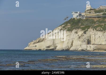 Küste, Mittelmeer, Felsen von Rosh Hanikra, Nord-Israel Stockfoto