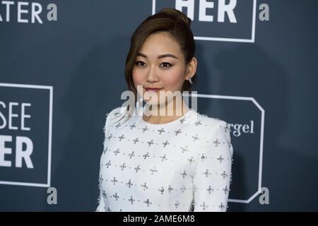 Karen Fukuhara nimmt am 12. Januar 2020 an den 25th Annual Critics' Choice Awards im Barker Hangar in Santa Monica, Los Angeles, Kalifornien, USA, Anteil. Weltweite Verwendung Stockfoto