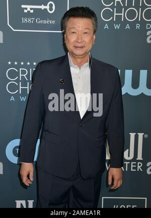 Los Angeles, USA. Januar 2020. TZI Ma nimmt am 12. Januar 2020 in Santa Monica, Kalifornien, an den 25th Annual Critics' Choice Awards im Barker Hangar, mit dem Credit: Tsuni/USA/Alamy Live News Stockfoto