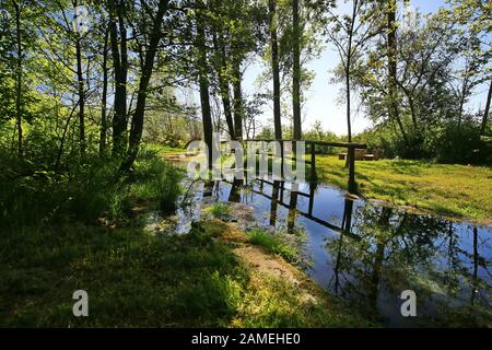 Aischquelle in Burgbernheim ist eine Stadt in Bayern mit vielen historischen Sehenswürdigkeiten Stockfoto