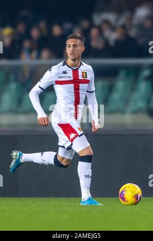 Antonio Barreca (Genua) beim italienischen Spiel "erie A" zwischen Hellas Verona 2-1 Genua im Marcantonio Bentegodi Stadium am 12. Januar 2020 in Verona, Italien. Kredit: Maurizio Borsari/AFLO/Alamy Live News Stockfoto