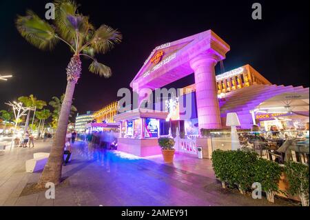 Los CRISTIANOS - TENERA, SPANIEN - DEC 29, 2019: Hard Rock Café am Boulevard Avenida de las Americas in der beliebten Stadt Los Cristianos on the CAN Stockfoto