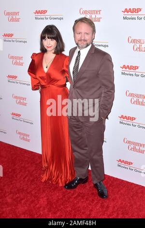 Rian Johnson mit Frau Karina Longworth bei den 19. Filmen für Grownups Awards im Hotel in Beverly Wilshire. Beverly Hills, 11. Januar 2020. Nutzung weltweit Stockfoto