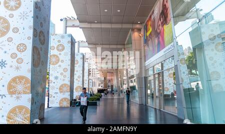 Bangkok, Thailand - 29. November 2019: Central World Shopping Center in Bangkok. Central World befindet sich direkt an der Ecke von Ratchaprasong Intersec Stockfoto