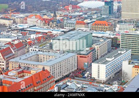 Luftbild zur Innenstadt von Leipzig (Zoo, Evangelisch-Reformierte Kirche und Kunstmuseum). dezember 2019. Sachsen. Deutschland. Stockfoto