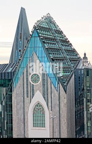 Hauptgebäude der Universität Leipzig, das Augusteum am Augustusplatz. Deutschland. Stockfoto