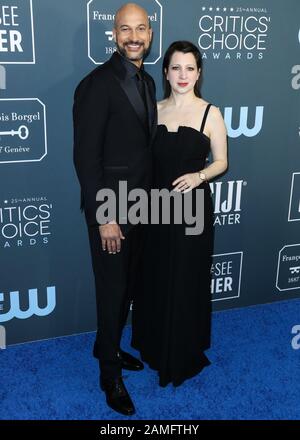 Santa MONICA, LOS ANGELES, KALIFORNIEN, USA - 12. JANUAR: Keegan-Michael Key und Elisa Key kommen zu den 25. Annual Critics' Choice Awards, die am 12. Januar 2020 im Barker Hangar in Santa Monica, Los Angeles, Kalifornien, USA abgehalten werden. (Foto von Xavier Collin/Image Press Agency) Stockfoto