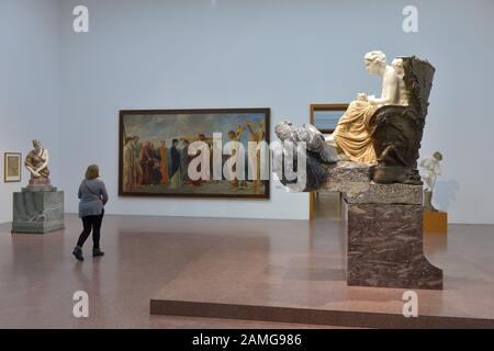 Leipzig, Deutschland. Dezember 2019. Ein Blickfang ist die Klinger-Skulptur "Beethoven" im Museum Der Bildenden Künste Leipzig. Das Jahr 2020 wird sowohl zum 250. Geburtstag des Komponisten Ludwig van Beethoven als auch zum 100. Todestag des Künstlers Max Klinger (1857-1920) werden. Kredit: Volkmar Heinz / dpa-Zentralbild / ZB / dpa / Alamy Live News Stockfoto