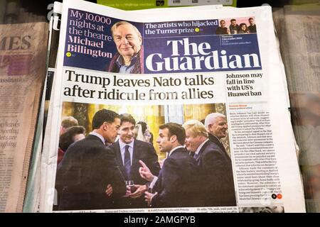 "Trump verlässt NATO-Gespräche, nachdem er die Titelzeile der Guardian-Zeitung London England UK 2019 lächerlich gemacht hat Stockfoto