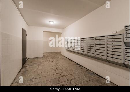 Russland, Moskau - 08. September 2019: Öffentlicher Platz im Inneren, Treppe Stockfoto