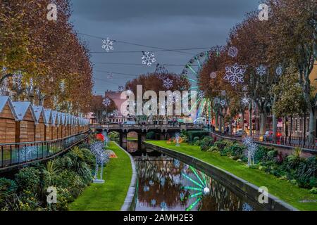 Le Castillet in Perpignan am Weihnachtsabend, Frankreich Stockfoto