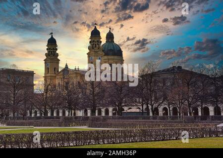 Hofgarten München Theatiner Kirche Stockfoto