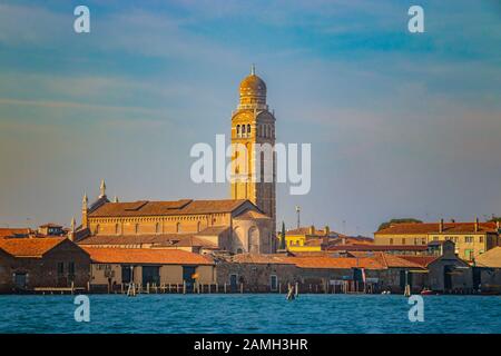 Der schöne Turm auf der Insel Murano Venedig in Italien. Stockfoto