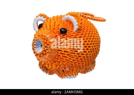 3D-Origami auf weißem Hintergrund isoliert. Handgefertigte Schweine. Stockfoto
