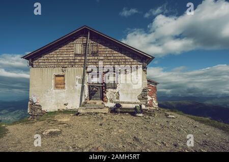 Alte Zuflucht in Südtirol, Helm Hütte. Stockfoto