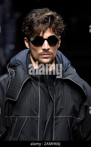Mailand, Italien. Januar 2020. Mailand, Italien. Januar 2020. Milan Fashion Week, Man Fall Winter 2020/2021. Milan Herren Mode Herbst Winter 2020/21. Kredit: Unabhängige Fotoagentur Srl/Alamy Live News Credit: Unabhängige Fotoagentur Srl/Alamy Live News Stockfoto