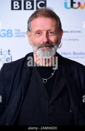 Mike Kenny kommt zu Den Writers' Guild Awards 2020, die am Royal College of Physicians in London abgehalten werden. Stockfoto