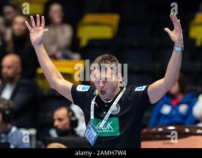 Trondheim, Norwegen. Januar 2020. Handball: Europameisterschaft, Lettland - Deutschland, Vorrunde, Gruppe C, 3. Spieltag. Bundestrainer Christian Prokop Gesten. Kredit: Robert Michael / dpa-Zentralbild / dpa / Alamy Live News Stockfoto