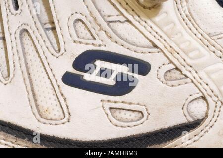 Sankt Petersburg, Russland - 10. Januar 2020: SKECHERS-Logo im Nahaufnahme, Bildmaterial Stockfoto