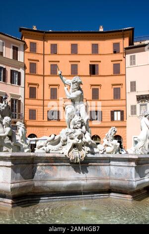 Fontana di Nettuno (Neptunbrunnen), Piazza Navona, Rom, Italien. Stockfoto