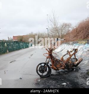 Januar 2020 - Roller In Bristol auf einem Fahrweg Ausgebrannt Stockfoto