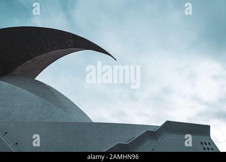 Detail des Auditorio de Tenerife auditorium Gebäude von dem berühmten spanischen Architekten Santiago Calatrava. Stockfoto