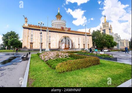 Moskau, Russland - 8. Juli 2019: VDNKh Ukraine Pavillon Fassade in Moskau Stockfoto