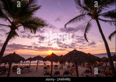 Sonnenuntergang im Marival Emotions Resort and Suites, Riviera Nayarit, Mexiko. Stockfoto