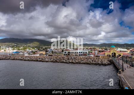 Kreuzfahrthafen Port Zante, Basseterre, St. Kitts, St. Kitts und Nevis, Leeward Islands, West Indies, Karibik Stockfoto