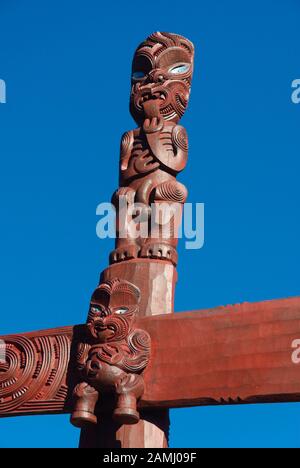 Maori-Kunstwerke in den Hamilton Gardens in Hamilton, Waikato, North Island, Neuseeland Stockfoto