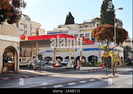 Sonol-Tankstelle in Kfar Saba Stockfoto