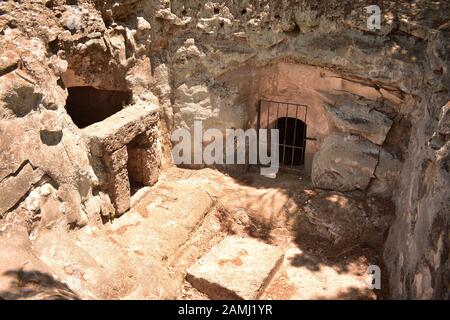 Bet She'arim Nationalpark außerhalb von Sarahs Höhle in Kiryat Tiv'on Israel im Juni 2019 Stockfoto