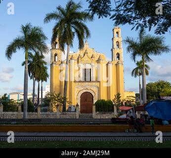 Iglesia de San Juan Bautista (St. Johannes der Täufer), eine Kirche in der Nähe des Zentrums von Merida, Yucatan, Mexiko Stockfoto