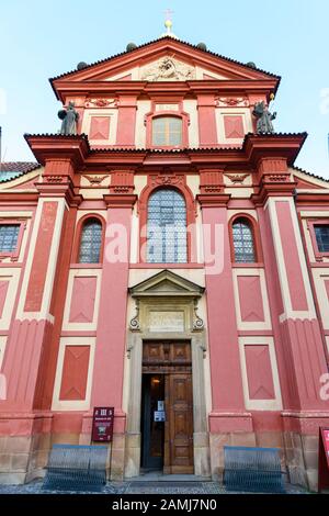 St.-Georgs-Basilika (Bazilika svatého Jiří), Prager Burg, Prag, Tschechien Stockfoto