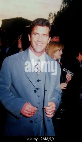 Los Angeles, Kalifornien, USA 19. Mai 1995 Regisseur/Schauspieler Mel Gibson besucht am 19. Mai 1995 in den Paramount Studios in Los Angeles, Kalifornien, USA, "Braveheart"-Premiere. Foto von Barry King/Alamy Stock Photo Stockfoto