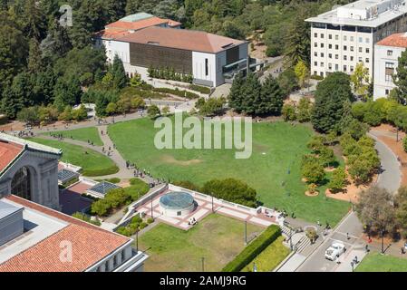 Die University of California, Berkeley (UC Berkeley oder Cal) ist eine öffentliche Forschungsuniversität in Berkeley, Kalifornien, USA. Stockfoto