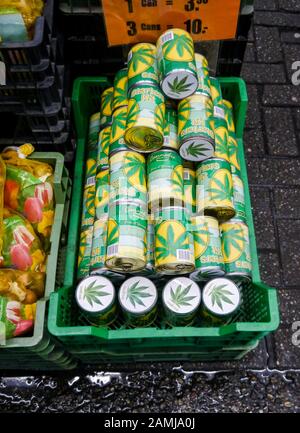 Marihuana-Samen in einem Geschäft in Amsterdam, Niederlande, erhältlich Stockfoto