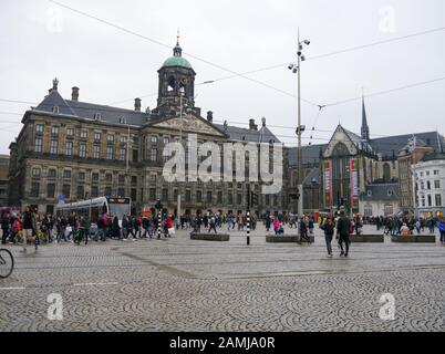 Der Königspalast von Amsterdam am Dam Platz in Amsterdam, Niederlande Stockfoto