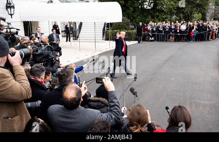 Washington DC, USA. Januar 2020. 13. Januar 2020 - Washington, DC, Vereinigte Staaten: Präsident Donald Trump verlässt das Weiße Haus. (Foto von Michael Brochstein/Sipa USA) Credit: SIPA USA/Alamy Live News Stockfoto