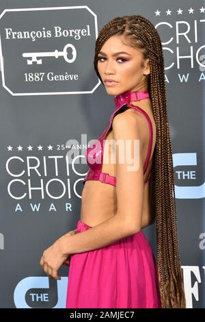 12. Januar 2020, Santa Monica, CA, USA: Los ANGELES - 12. JANUAR: Zendaya bei den Critics Choice Awards 2020 im Barker Hanger am 12. Januar 2020 in Santa Monica, CA (Credit Image: © Kay Blake/ZUMA Wire) Stockfoto