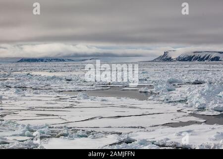 Meereis, Packeis und Landschaften, Franz Josef Land Stockfoto