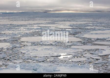 Meereis, Packeis und Landschaften, Franz Josef Land Stockfoto