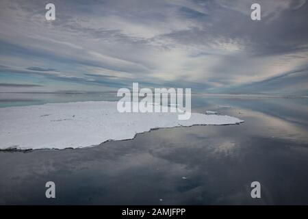 Meereis, Packeis und Landschaften, Franz Josef Land Stockfoto