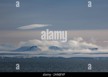Meereis, Packeis und Landschaften, Franz Josef Land Stockfoto