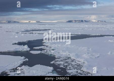 Meereis, Packeis und Landschaften, Franz Josef Land Stockfoto